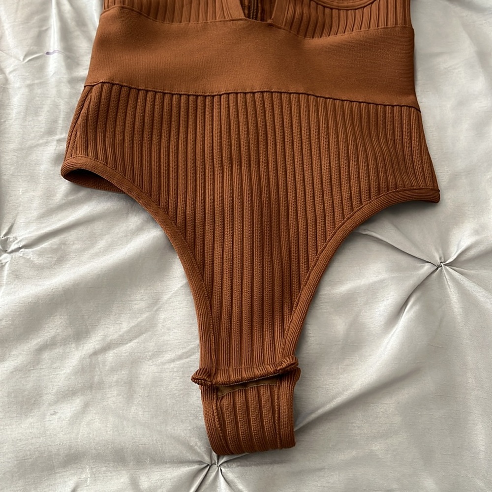 Brown Ribbed Halter Bodysuit - Picture 2 of 4